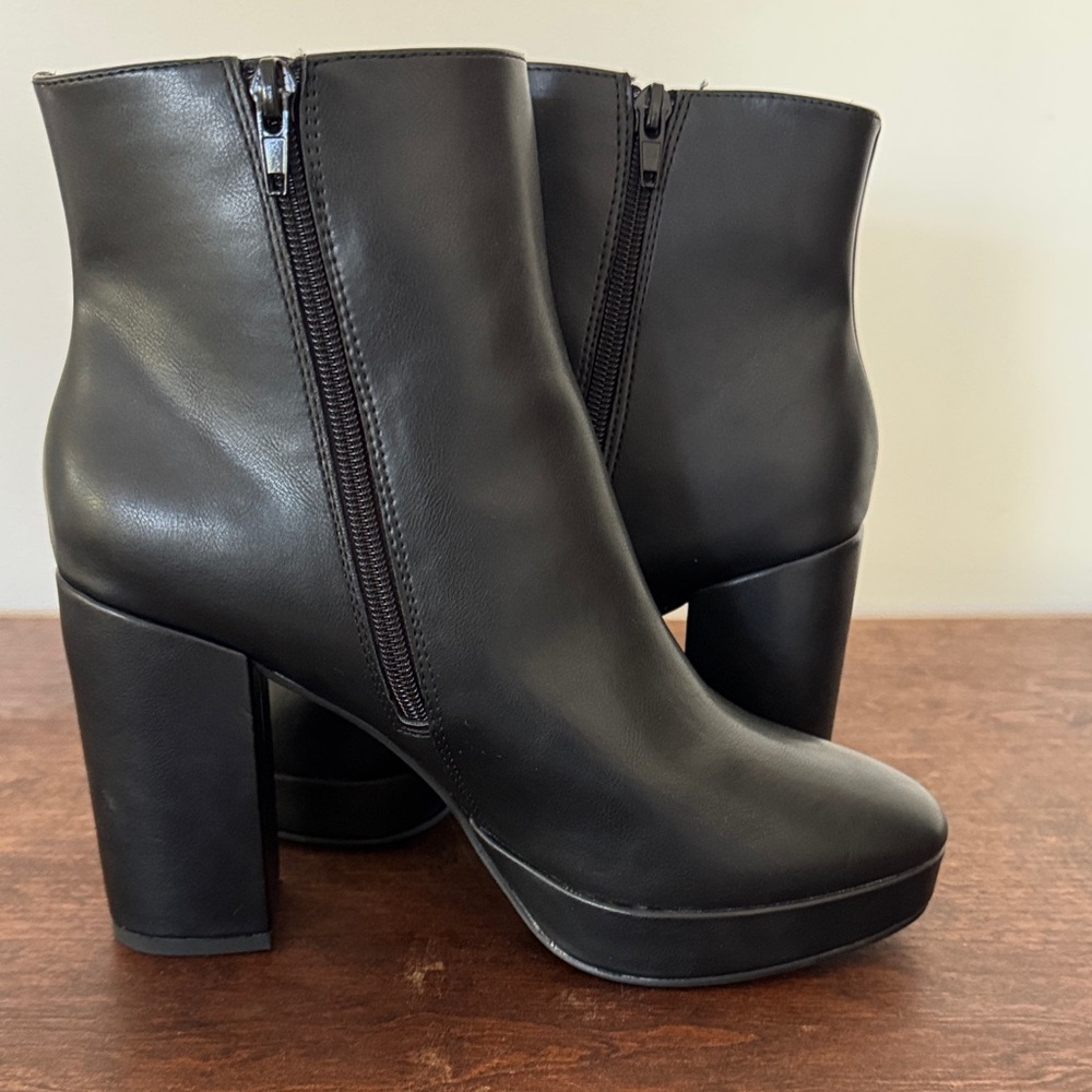 Madden Girl Black Platform Ankle Booties - Picture 5 of 5